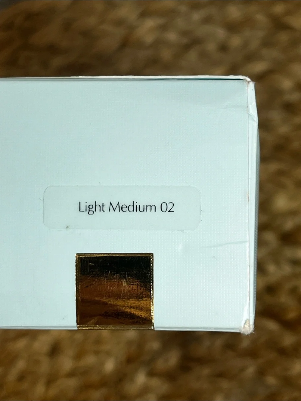 Estée Lauder DayWear Plus Tinted Moisturizer - Light-Medium (2) shade. NWT
